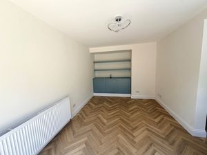 lounge- click for photo gallery